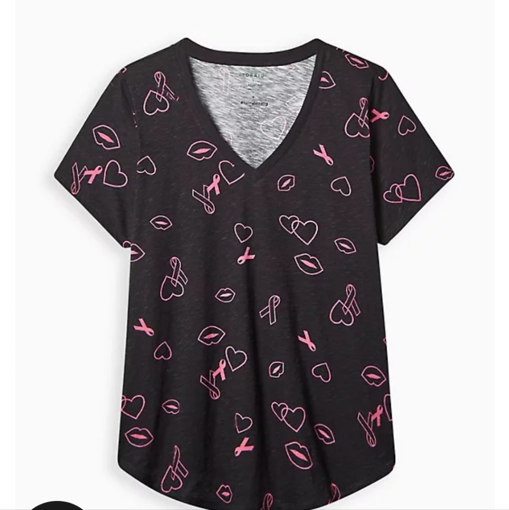 TORRID Girlfriend Tee with Ribbons, Hearts, & Lips Print 2x (18-20) NWT